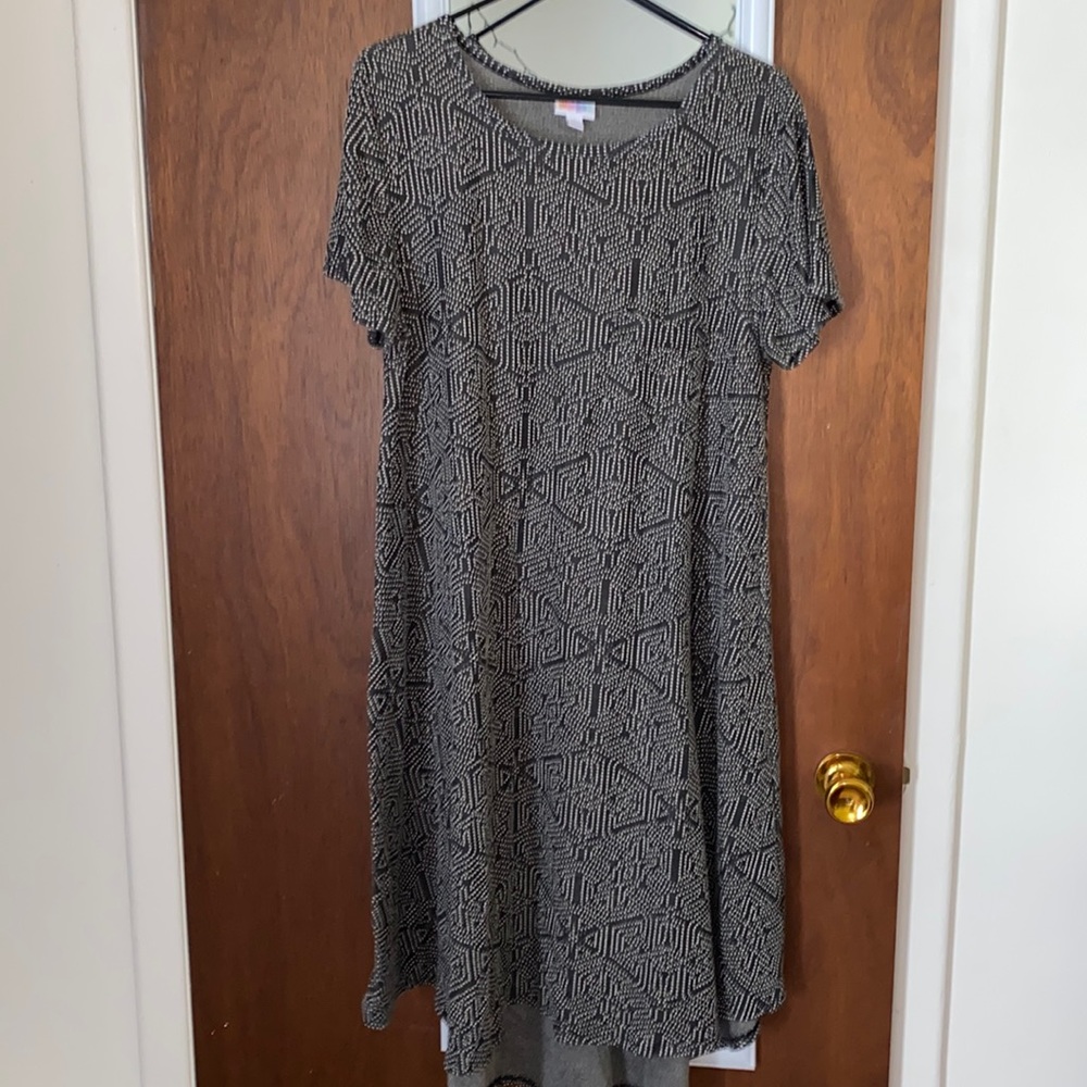 Lula Roe Carly Size L Slate Gray